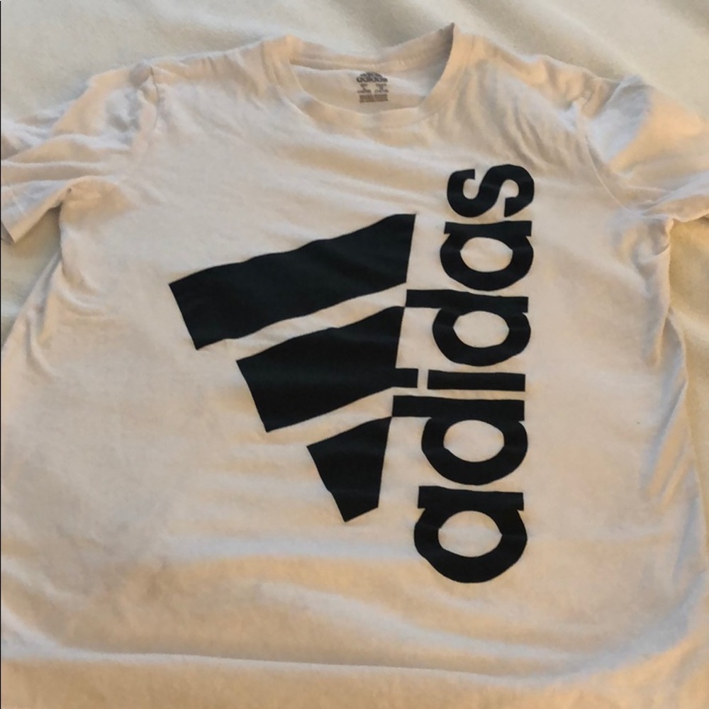 Boys adidas tee size large 14/16